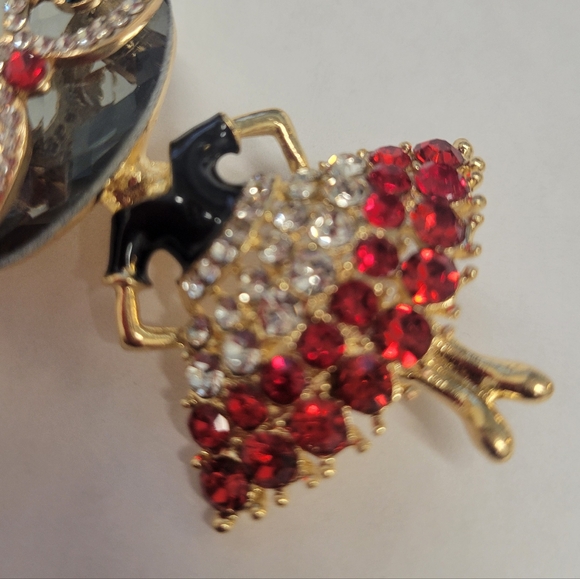 Blingy Bunny Brooch - Picture 3 of 7